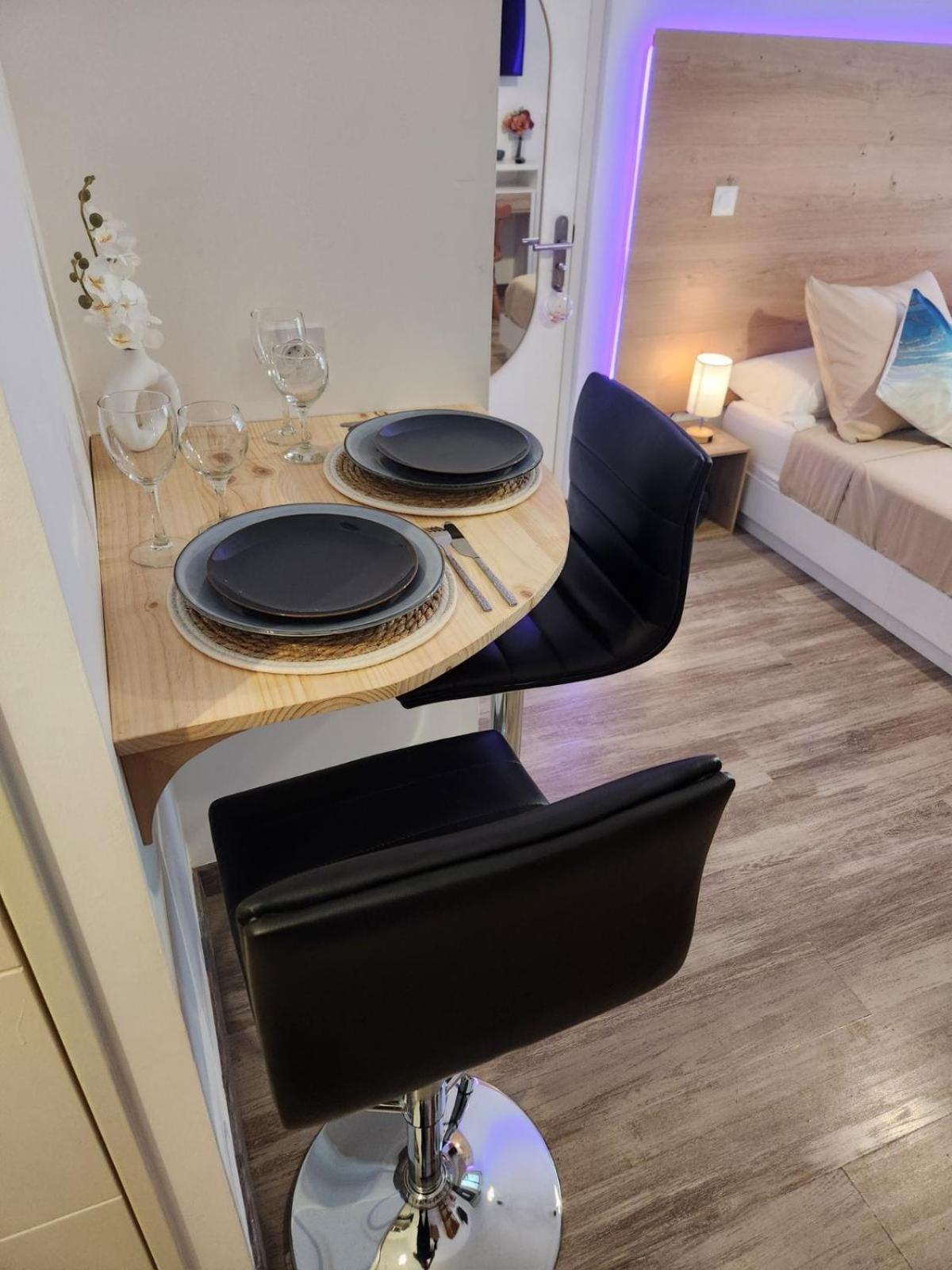 Le Petit Patio Fleuri Aparthotel Eguilles Ngoại thất bức ảnh