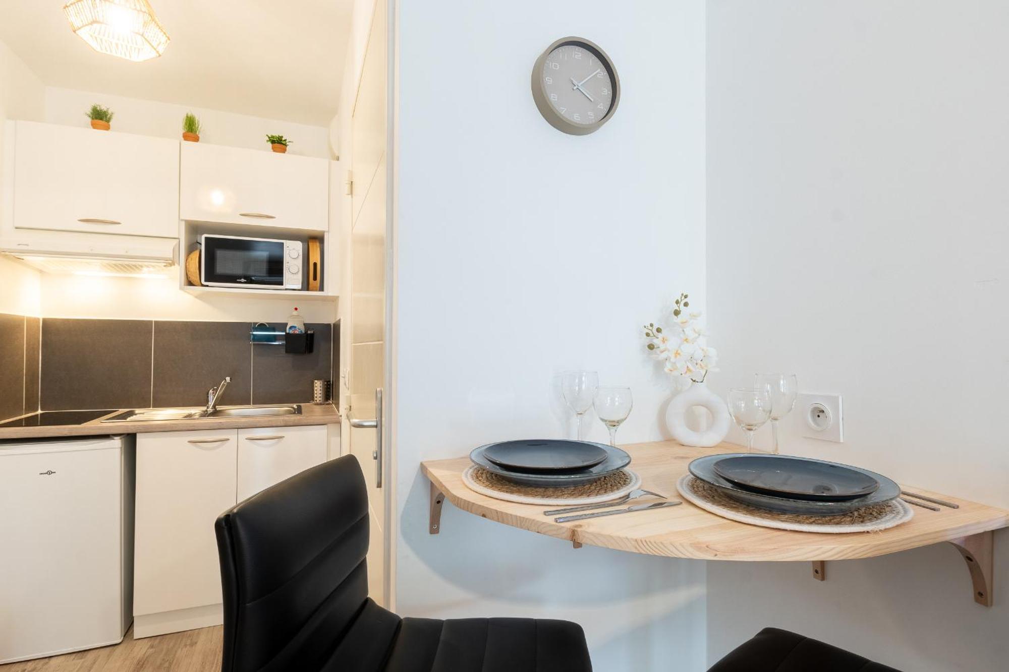 Le Petit Patio Fleuri Aparthotel Eguilles Ngoại thất bức ảnh